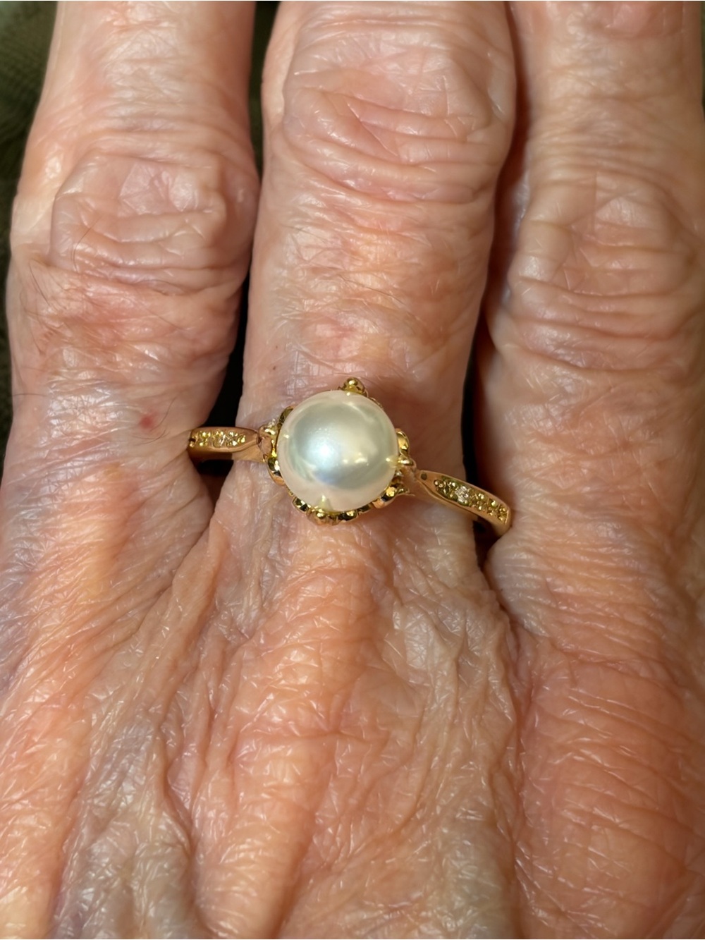 Gold Tone Pearl & Rhinestone Ring Size 11 Elegant Floral Setting